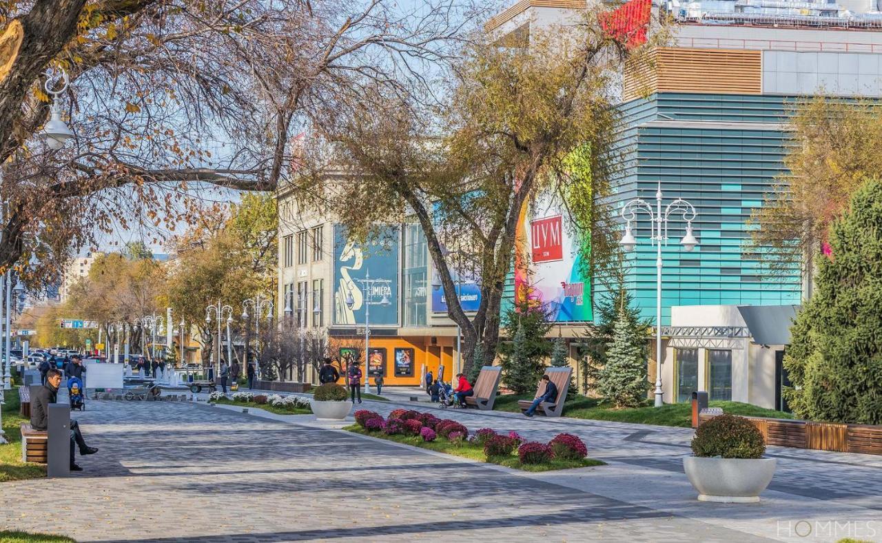 Апартаменты Уютная 2 ком-я квартира в центре города, район Арбата Алматы Экстерьер фото